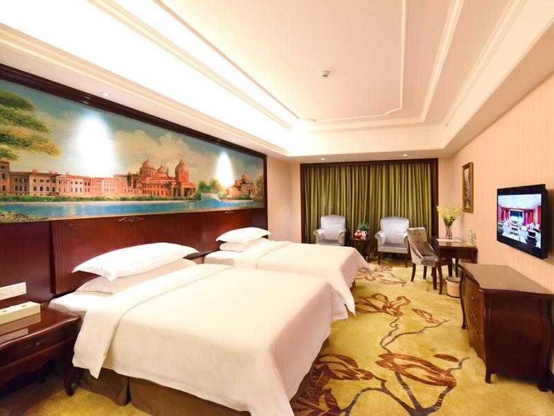 Vienna Hotel Loudi Chunyuan Pedestrian Street ภายนอก รูปภาพ