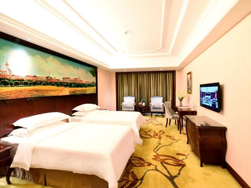Vienna Hotel Loudi Chunyuan Pedestrian Street ภายนอก รูปภาพ
